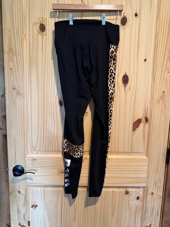 PINK Victoria's Secret Black Ultimate Leggings with Leopard Trim Size Medium - Picture 2 of 9